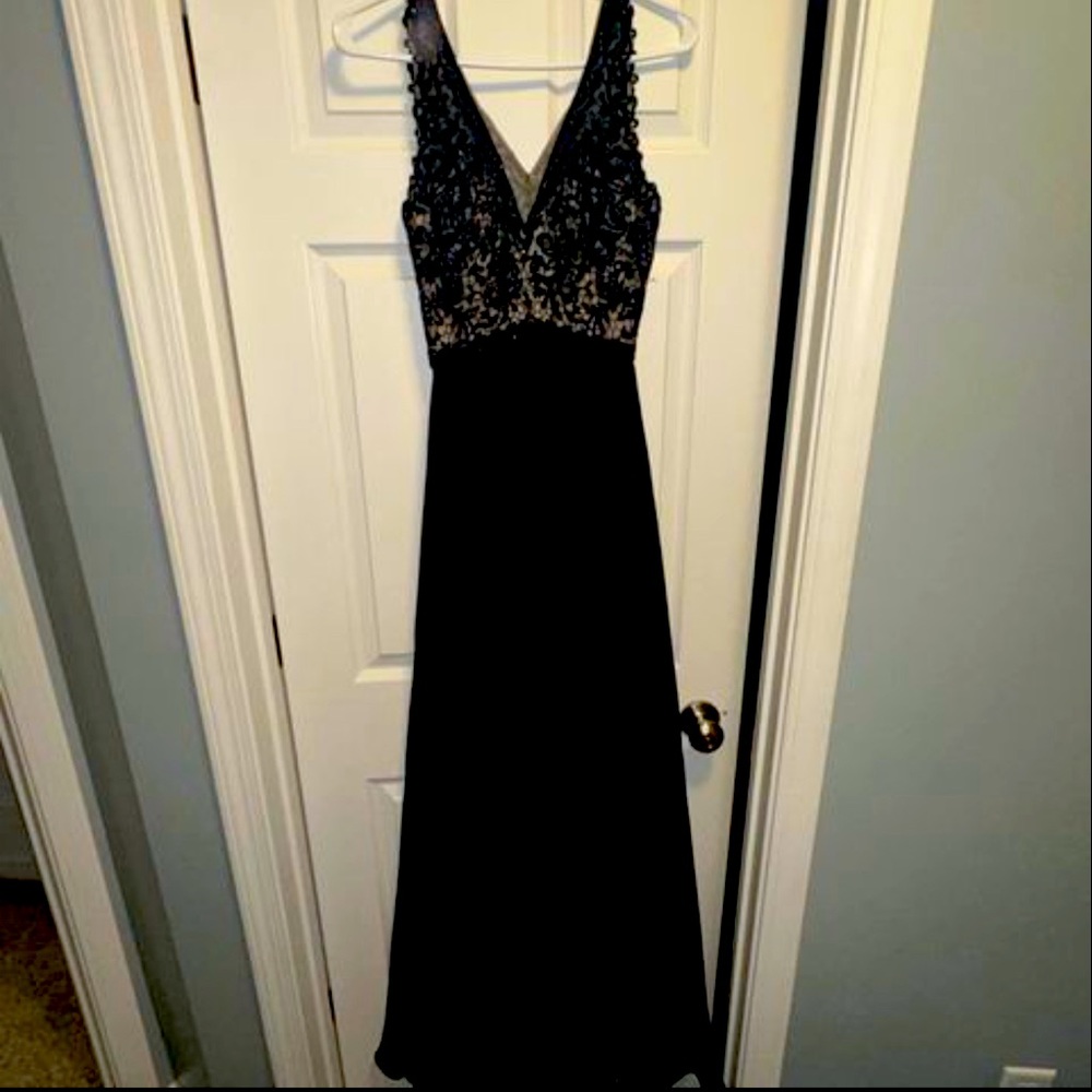 Black formal dress with upper sequins size 0